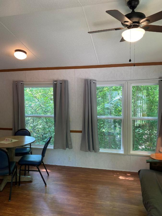 The Vintage Rv'S At Wilderness Presidential Camp Resort By Tripforth Spotsylvania Экстерьер фото